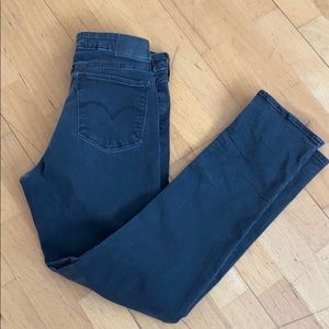 Levi’s 712 Slim